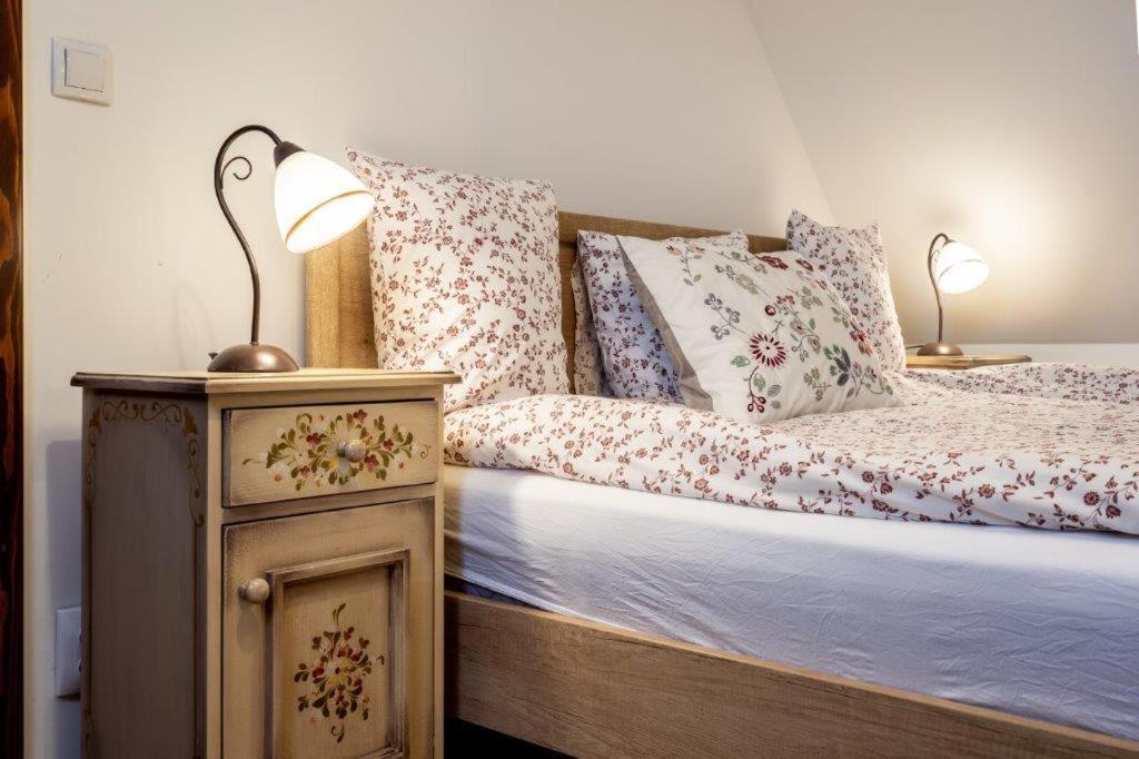 Casa Schmidt Hotel Crit Bagian luar foto