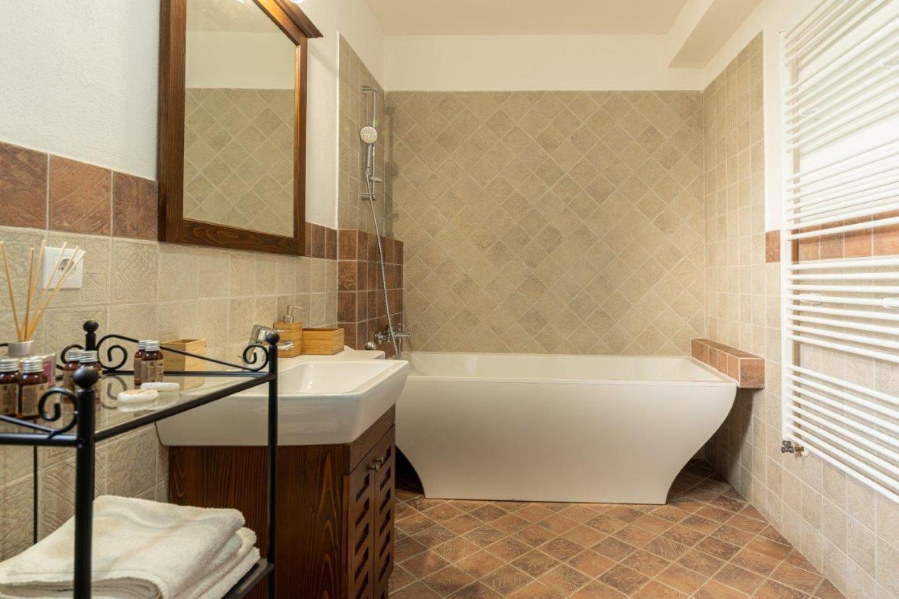 Casa Schmidt Hotel Crit Bagian luar foto