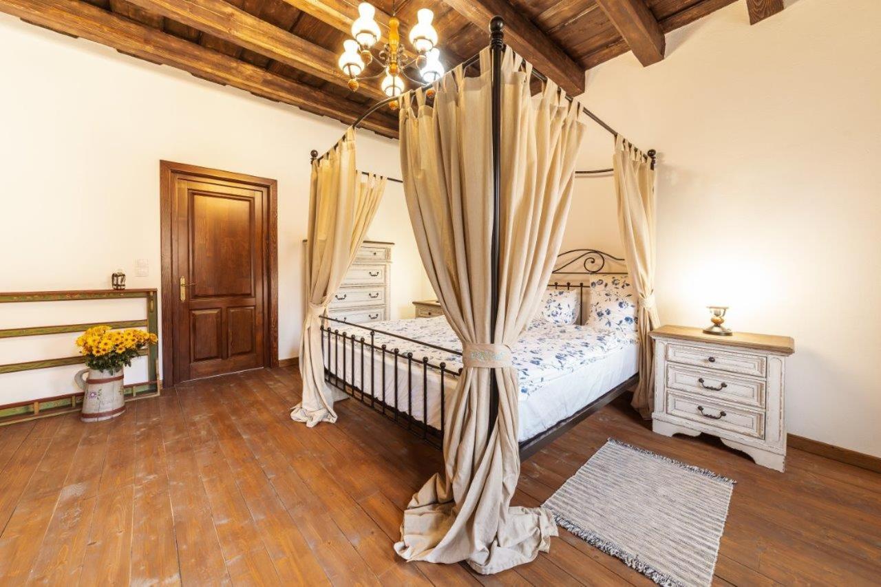 Casa Schmidt Hotel Crit Bagian luar foto