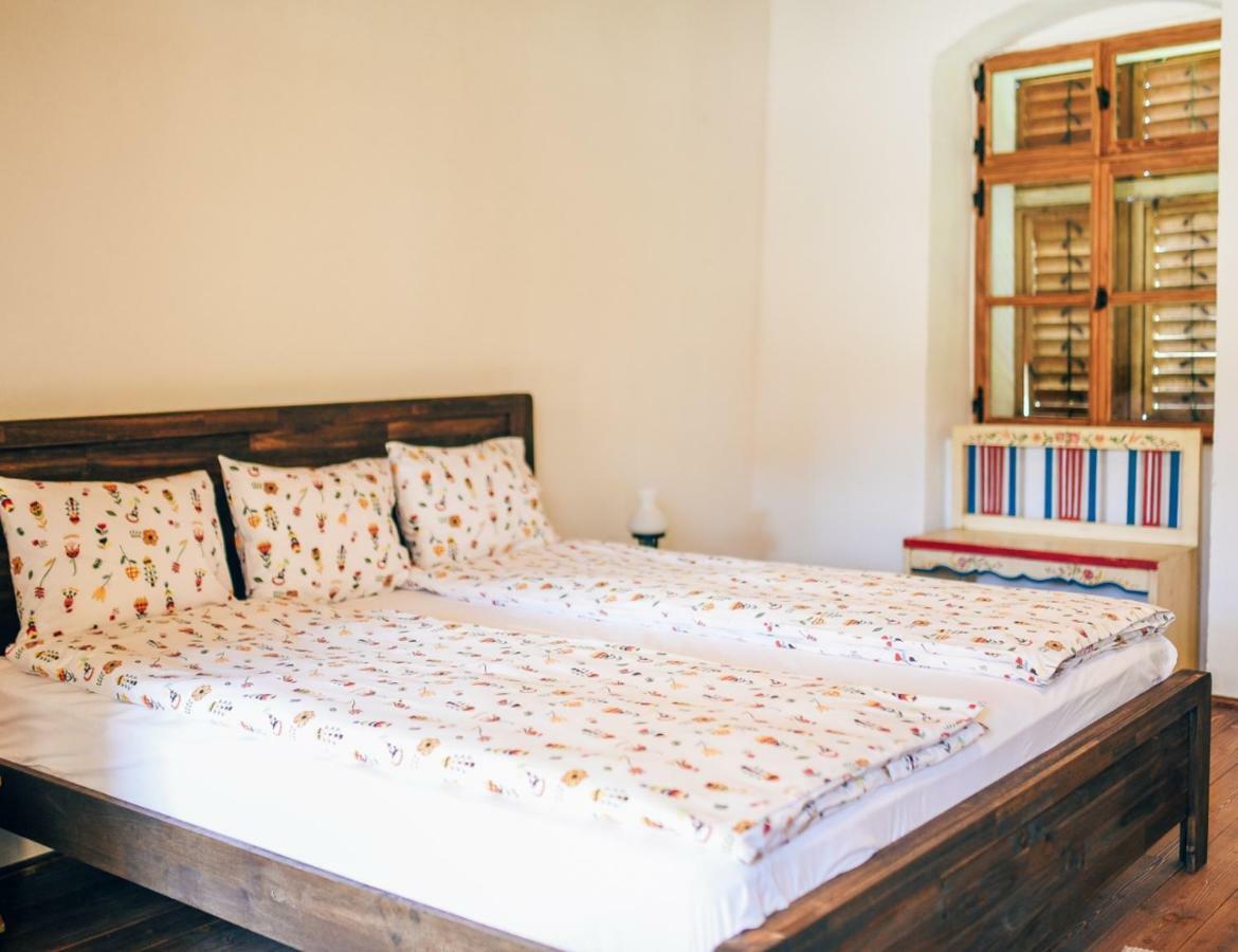 Casa Schmidt Hotel Crit Bagian luar foto