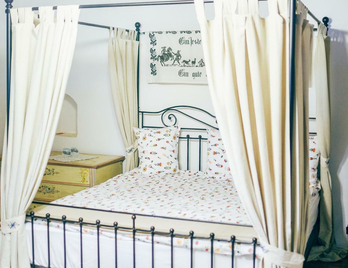 Casa Schmidt Hotel Crit Bagian luar foto